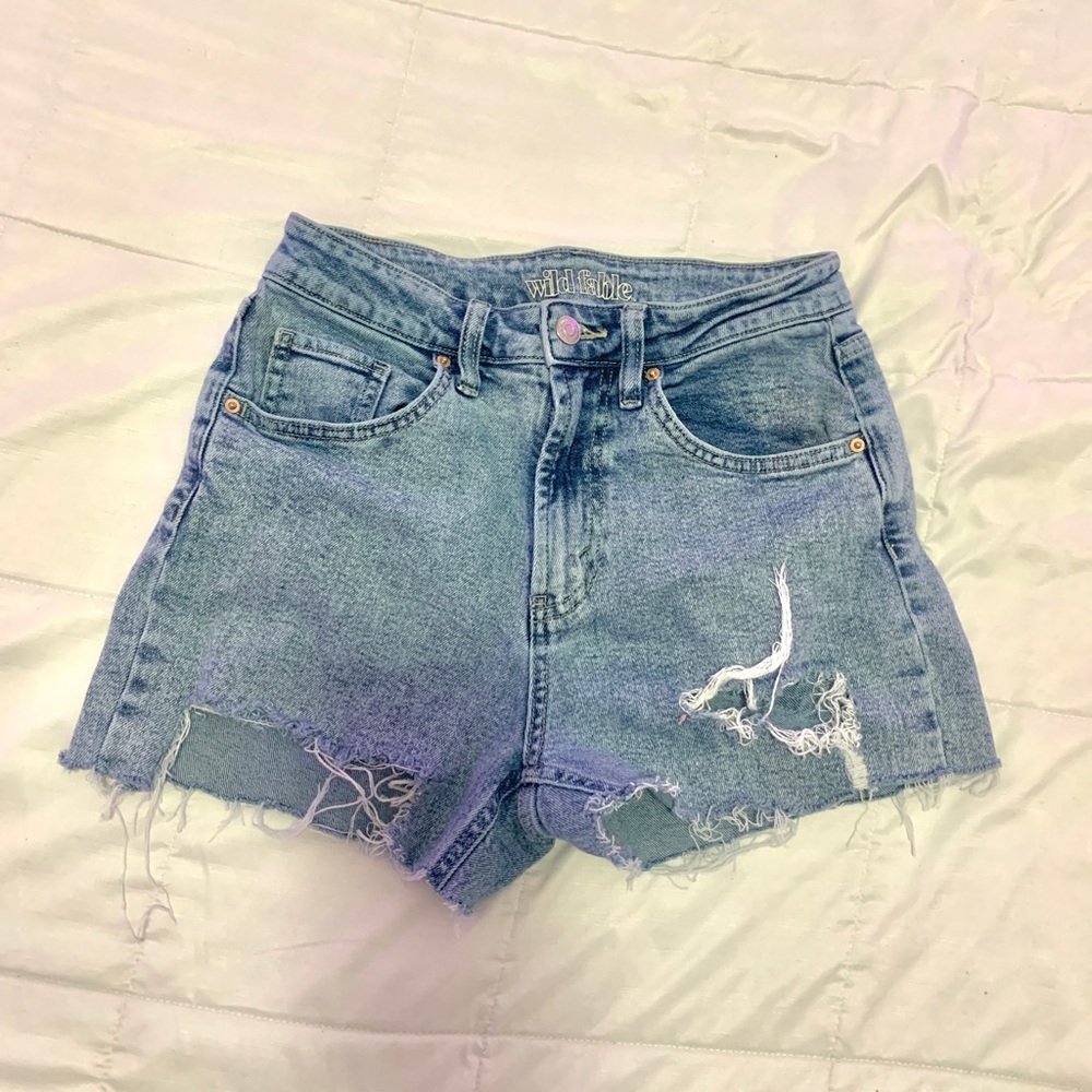 Women’s size 2 light blue ripped denim shorts